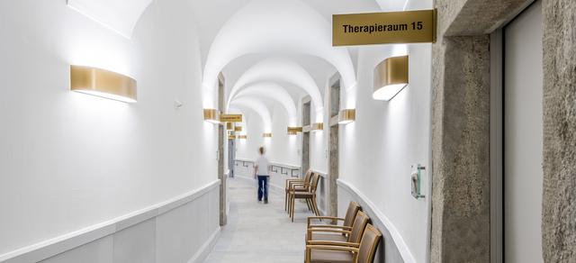 Rundbaugang der Privatklinik im Park Bad Schinznach